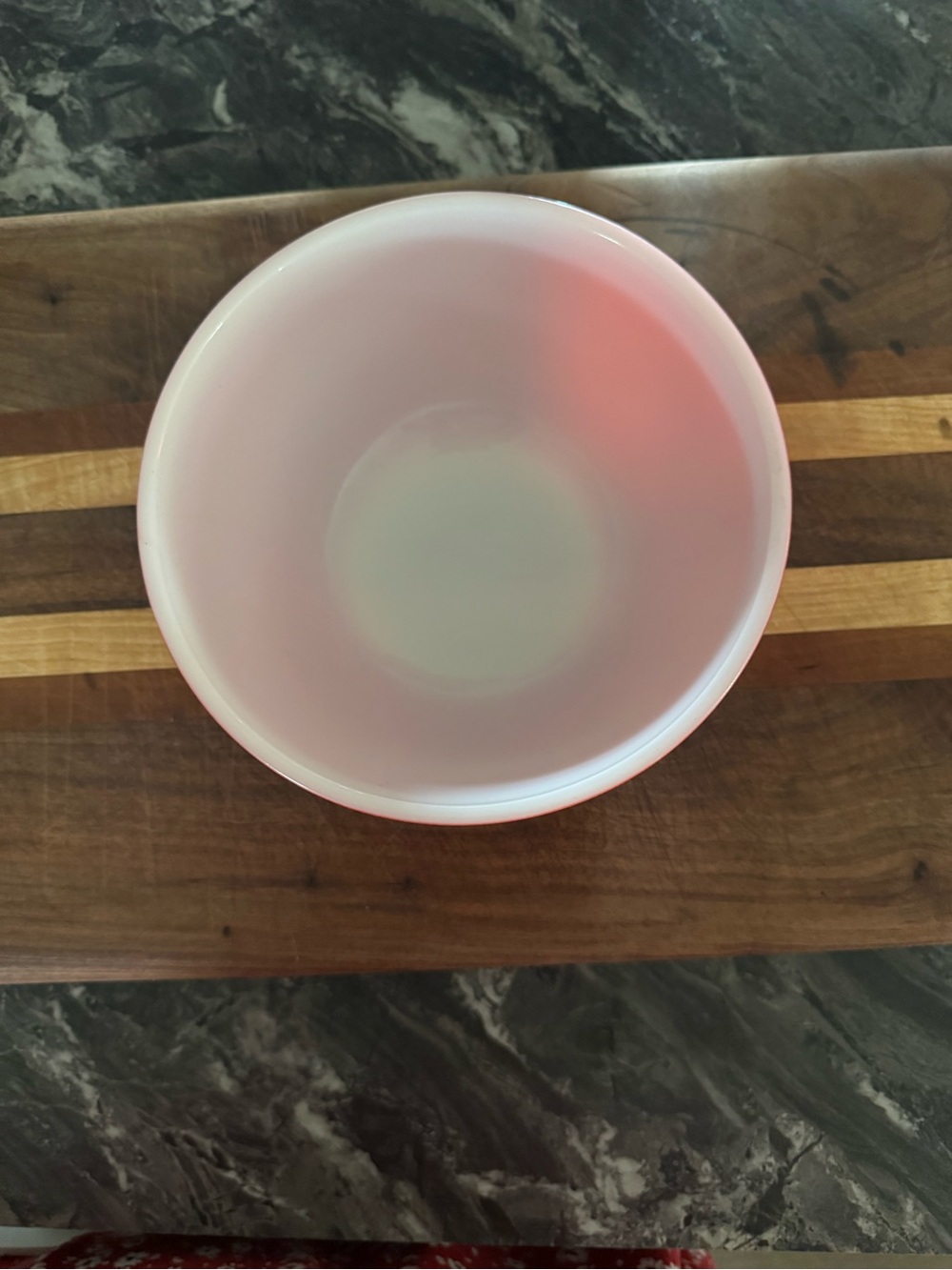 Pyrex Red 1.5 Quart Mixing Bowl - Picture 4 of 4